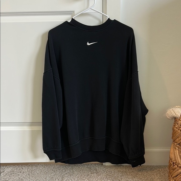 Nike Tops - Nike Oversized SweatShirt